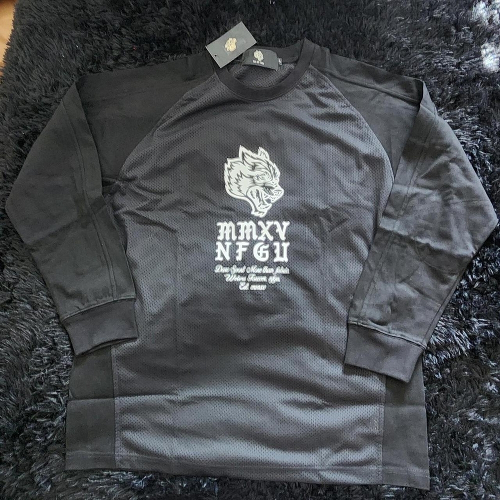 Black Graphic Wolf Pullover Sweatshirt